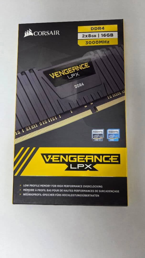 CORSAIR VENGEANCE DDR4 3000 32GB(8GB×4)