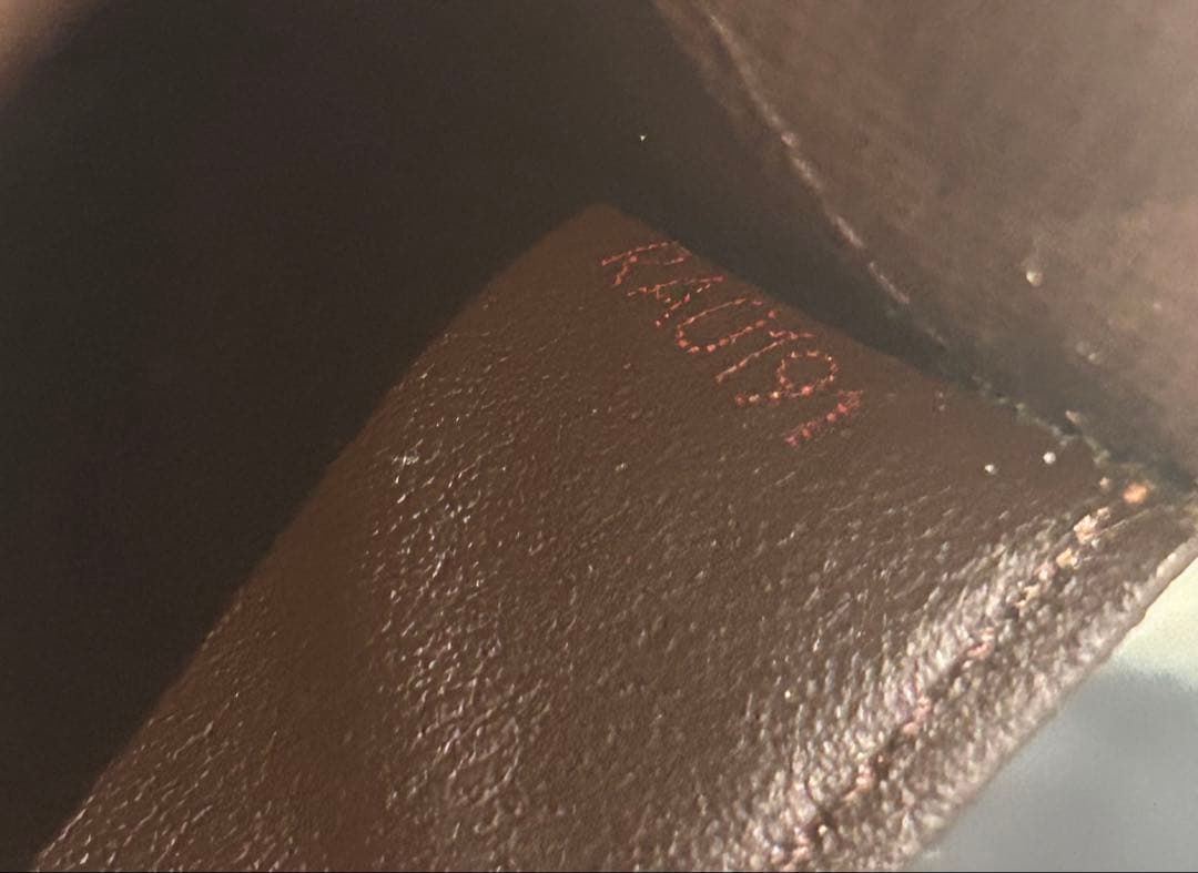 ルイヴィトン　ダミエケース　値下げ中