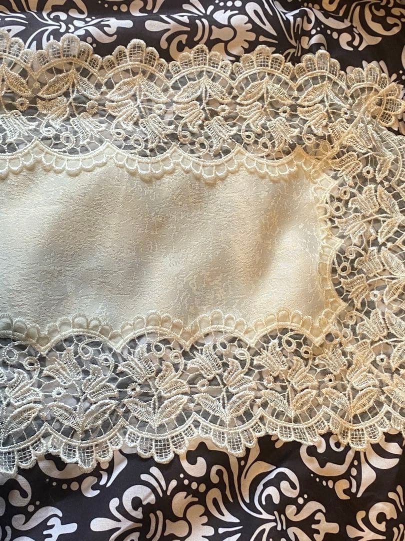 高級♦️エレガントなレース♦️ロココ テーブルランナー♦️ホワイト 150㎝♦️送料込