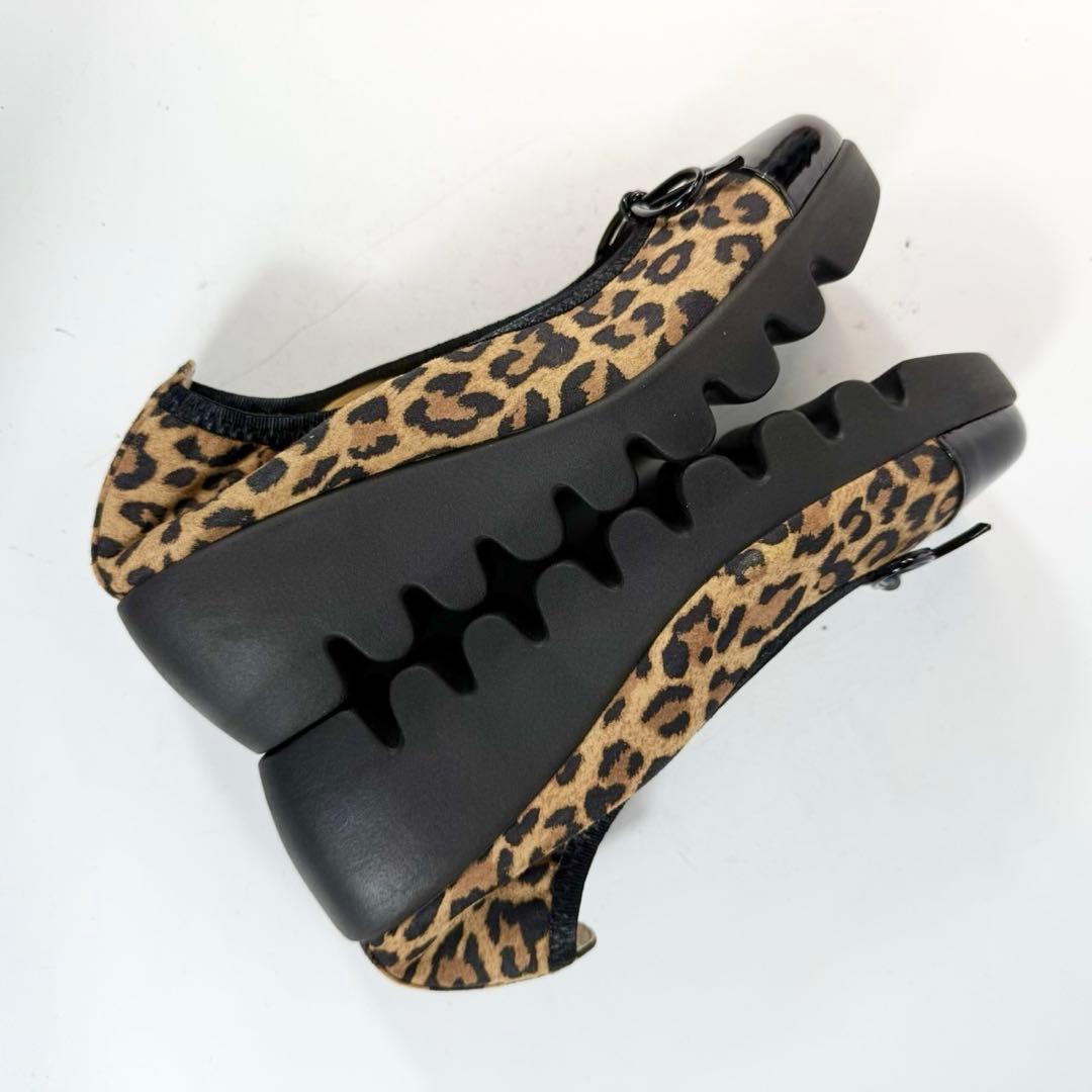 【新品】ヒルズアベニュー　パンプス（22）レオパード柄　ウェーブソール　リボン