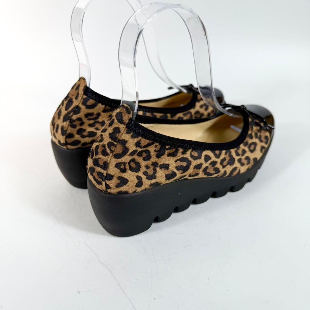 【新品】ヒルズアベニュー　パンプス（22）レオパード柄　ウェーブソール　リボン