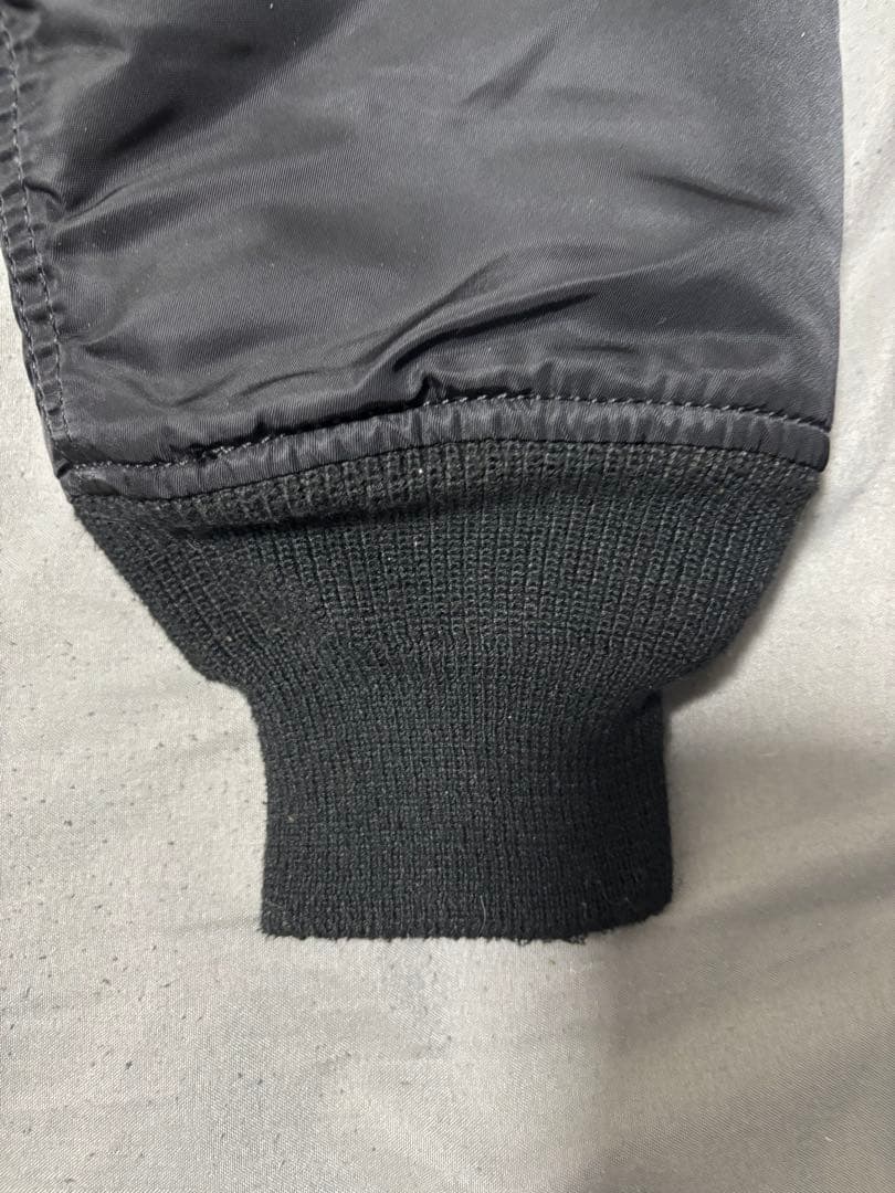 ALPHA INDUSTRIES MA-1 ブラックジャケット