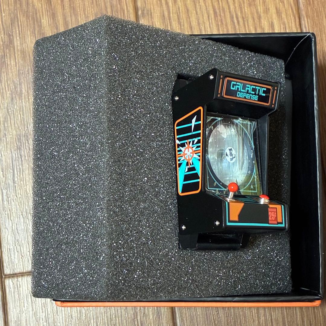 未使用品 ThinkGeek レトロアーケードウォッチ 電池切れ