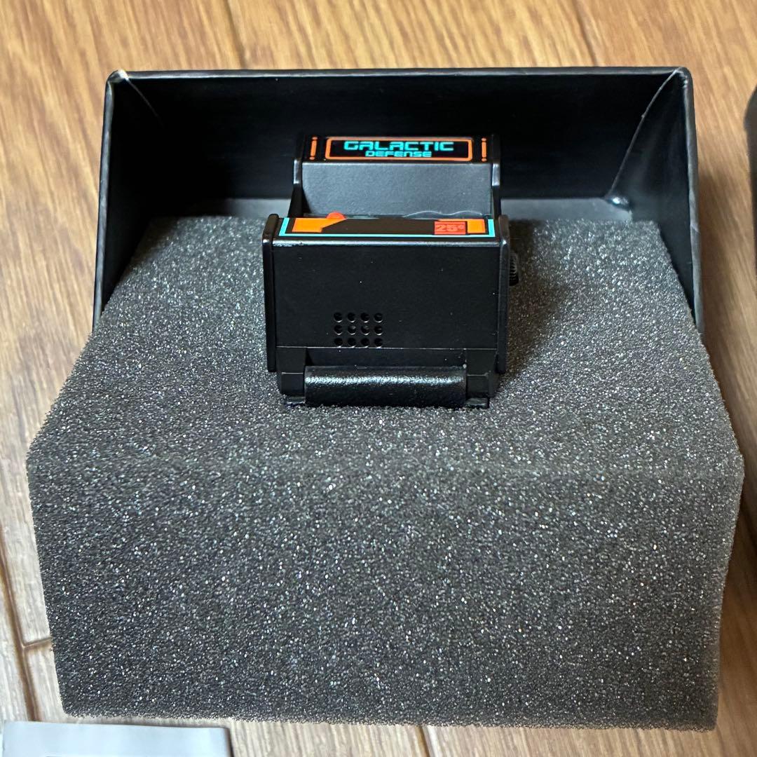 未使用品 ThinkGeek レトロアーケードウォッチ 電池切れ