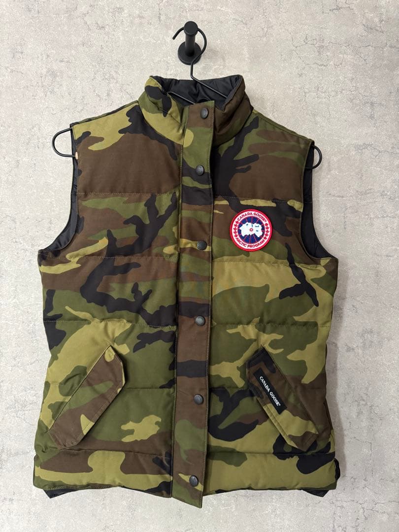 【値下げ】カナダグース ダウンベスト　迷彩　SP