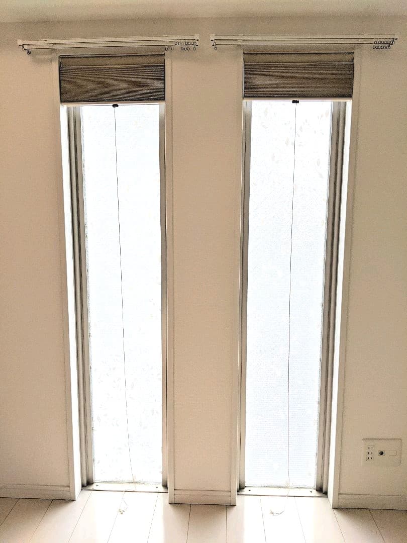 遮光・遮熱ハニカム構造の小窓用シェード