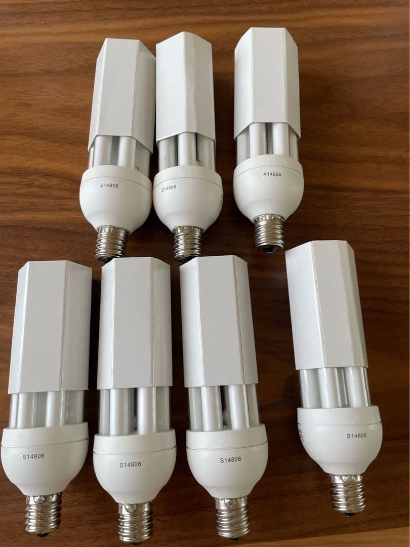 TOSHIBA E17 13W 蛍光灯 EFD15EN 東芝　ネオボールZ