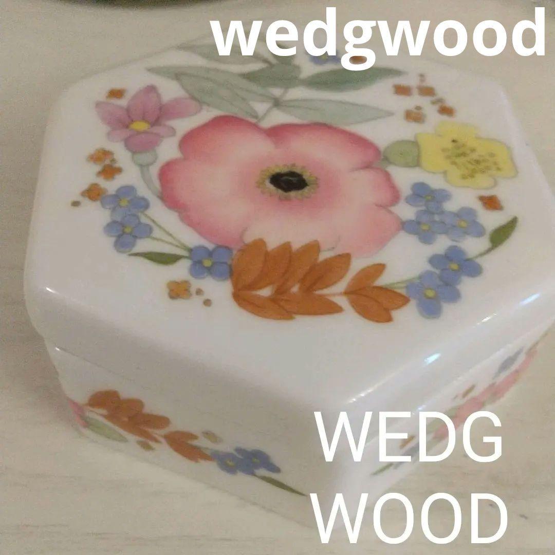 ウェジウッド 黒壺 アンティーク フローラル トリンケットボックス