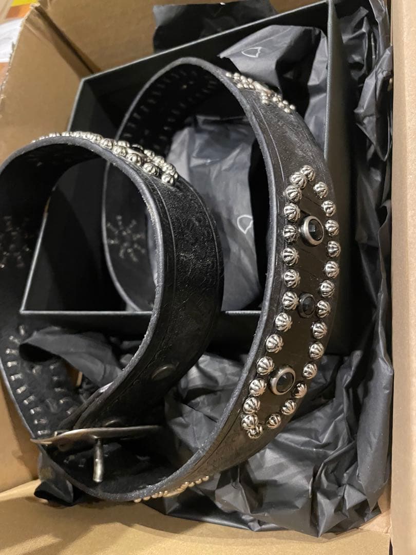 新品輸入品HTC スタッズ付き黒レザーベルトセット34