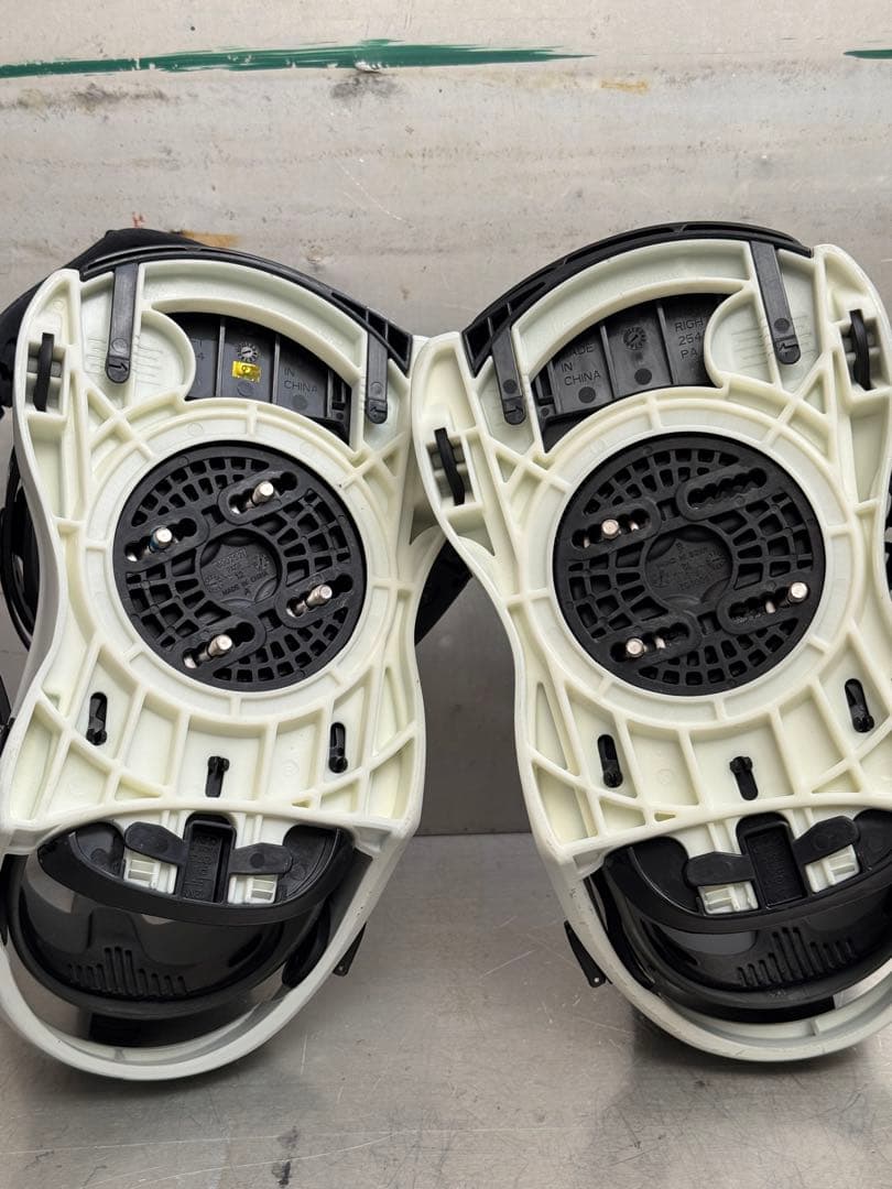 YONEX SPINE BACK M-Lサイズ スノーボードビンディング