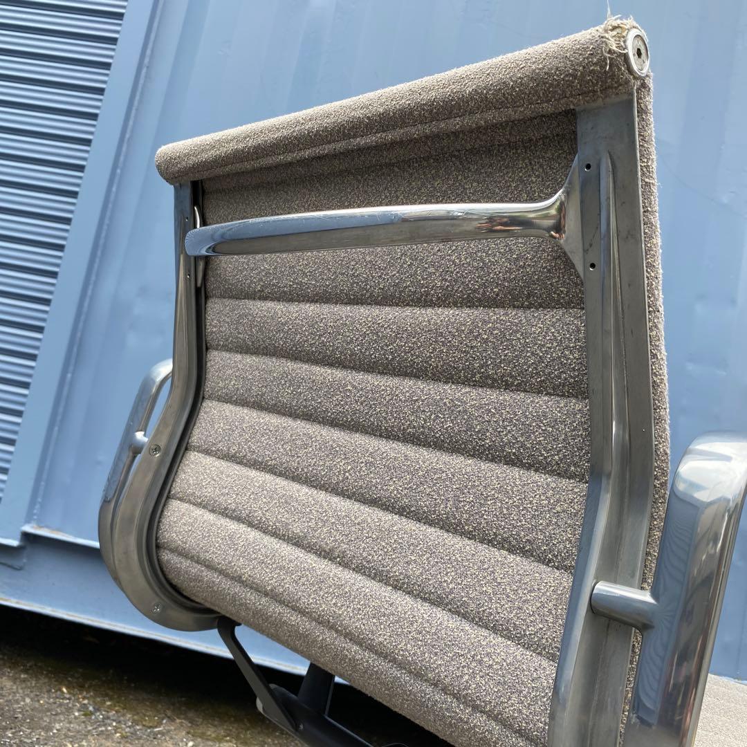 B)HermanMiller■イームズ アルミナムチェア