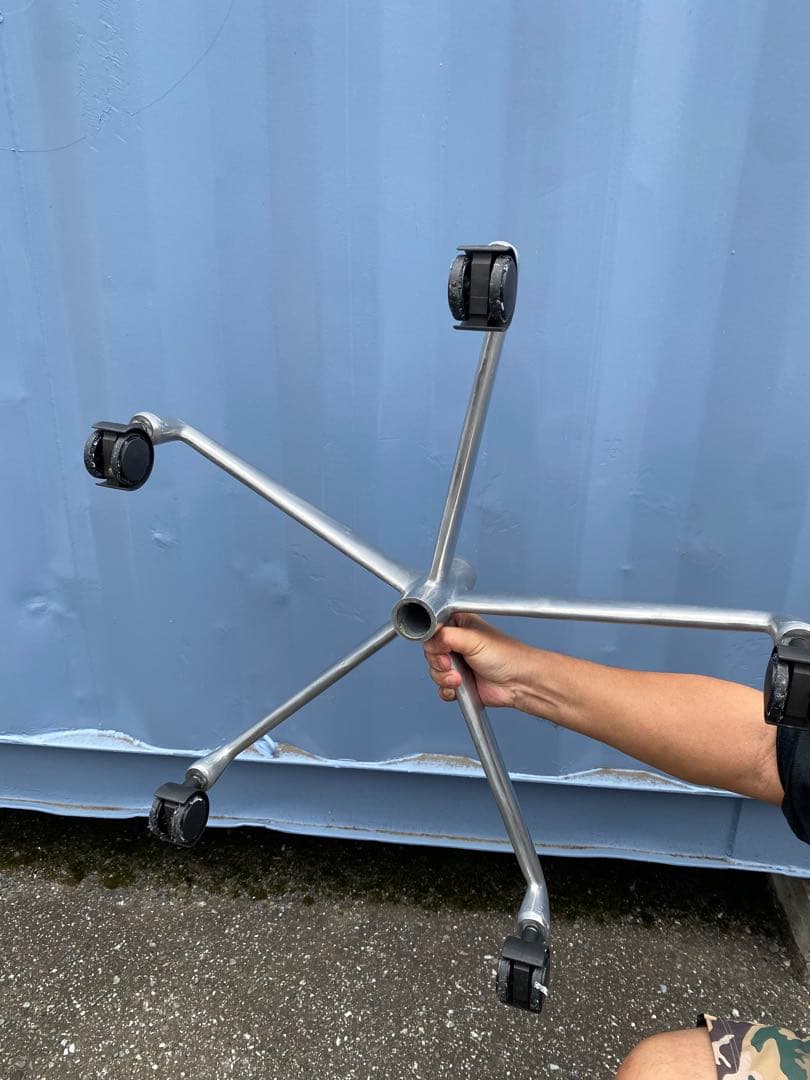 B)HermanMiller■イームズ アルミナムチェア