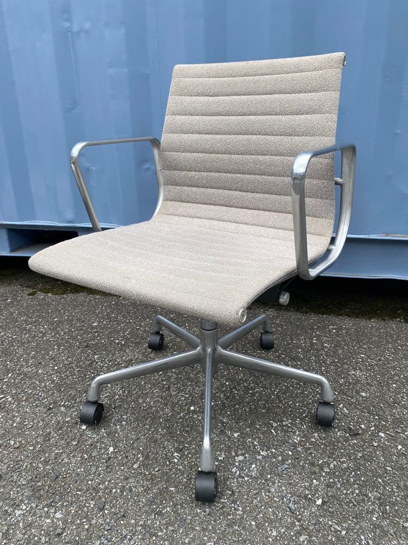 B)HermanMiller■イームズ アルミナムチェア