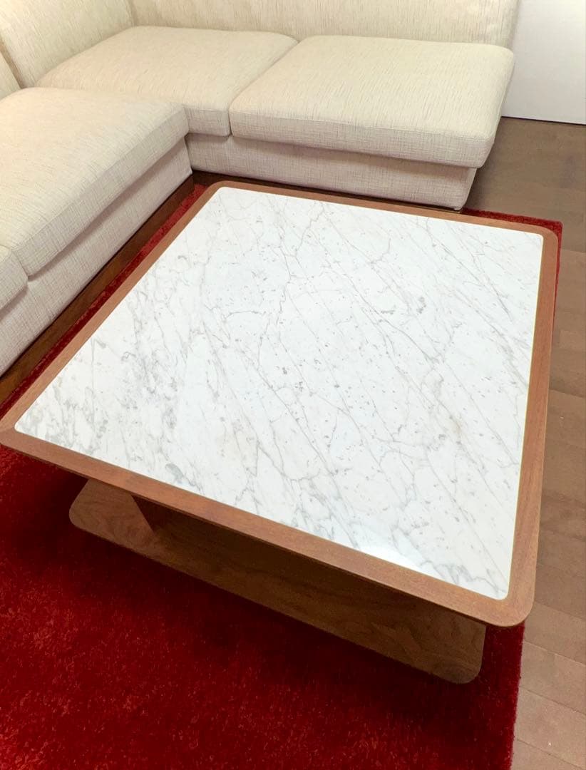 定価50万　リアルスタイルデザイナーズ国産、天然大理石リビングテーブル