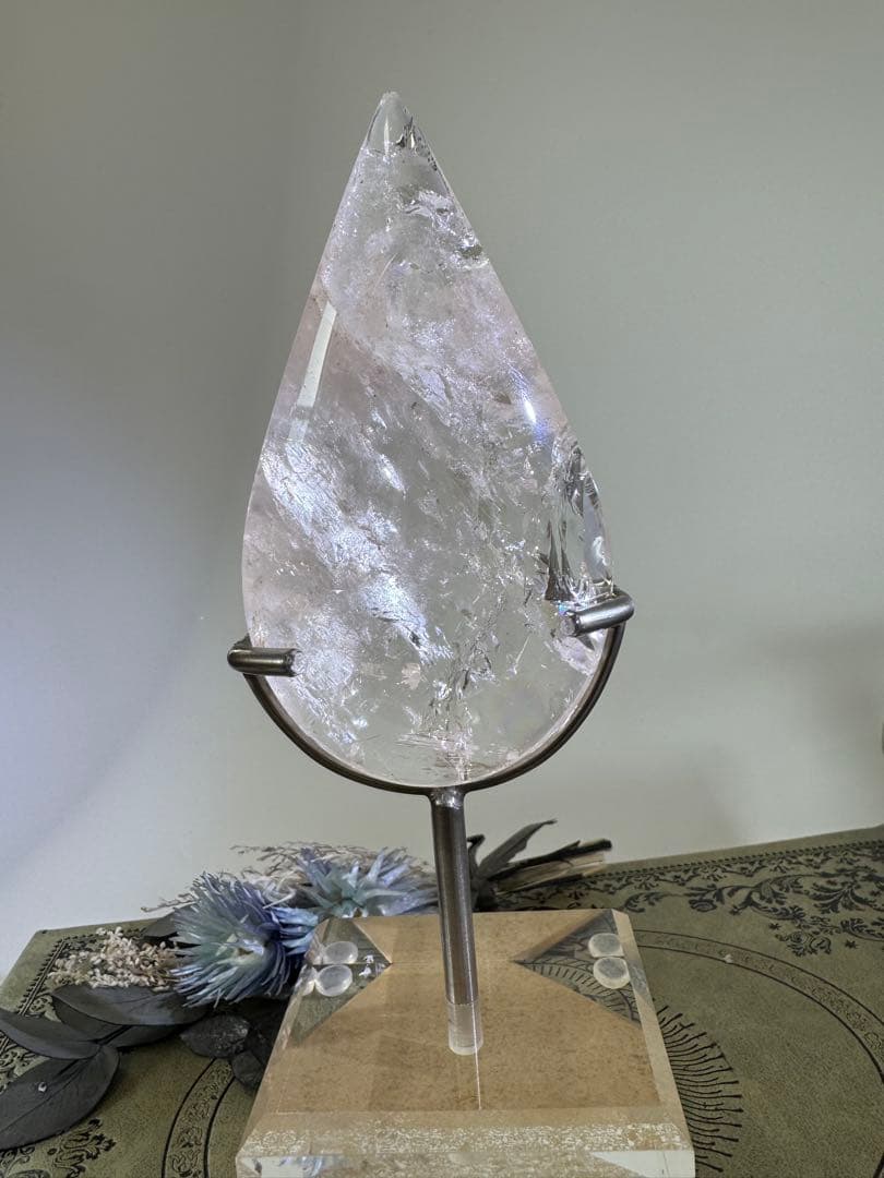 スタンド付き　ピンクアゼツライト(流通名) ピンククリアクォーツ　ファイヤー