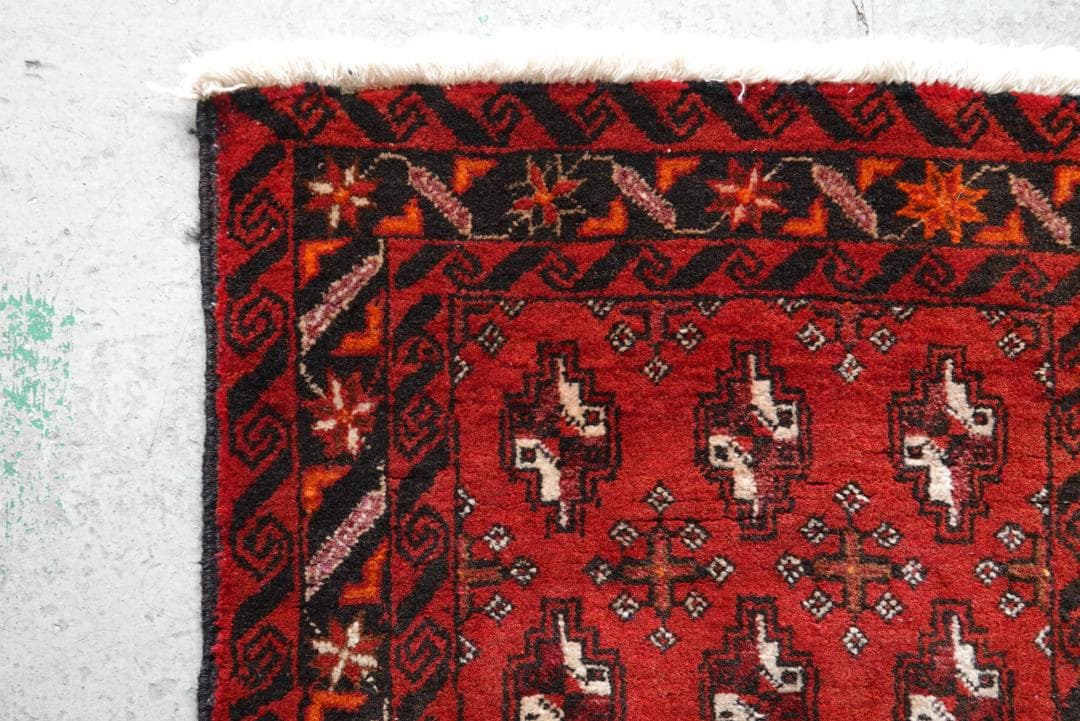 ✦vintage rug✦117cm×65cm　ペルシャ絨毯　バルーチ　ギュル