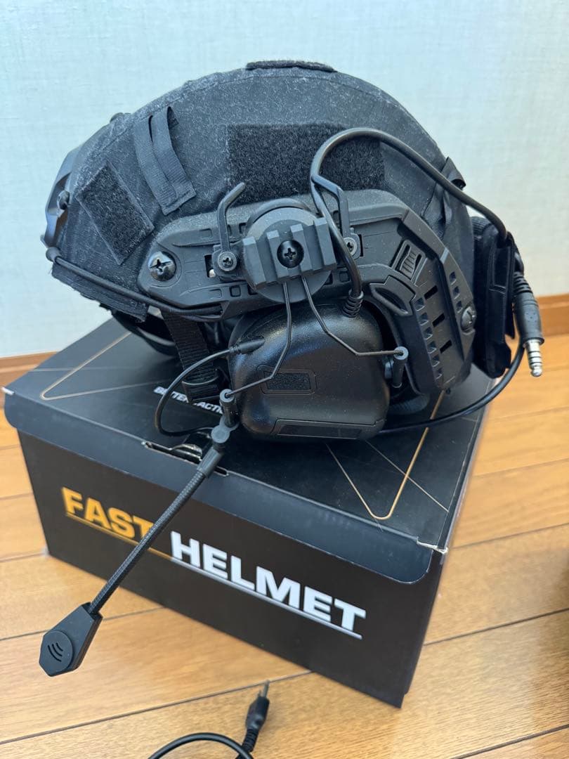 FAST HELMET ブラック マイク付き