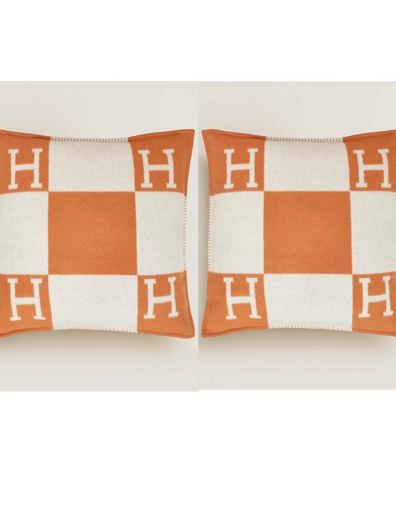 新品　エルメス　クッション アヴァロン　PM 2個