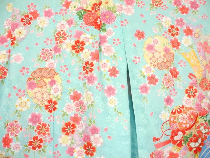 七五三やお祝い着 四つ身 ７歳 女の子 振袖 着物 水色系4516【中古】