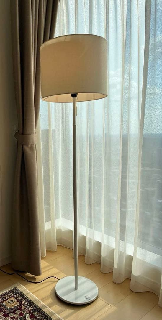 ヤマギワ　YAMAGIWA オフホワイト フロアスタンド ライト