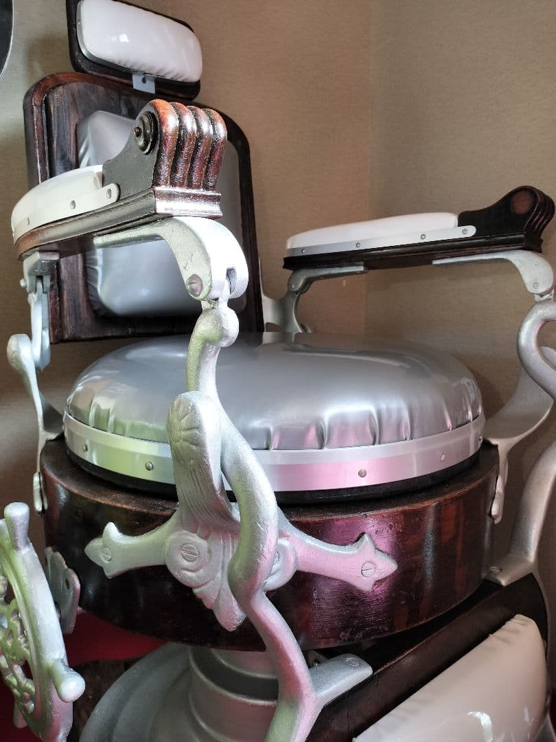 床屋椅子　大正時代　床屋　美容室　バーバーチェア