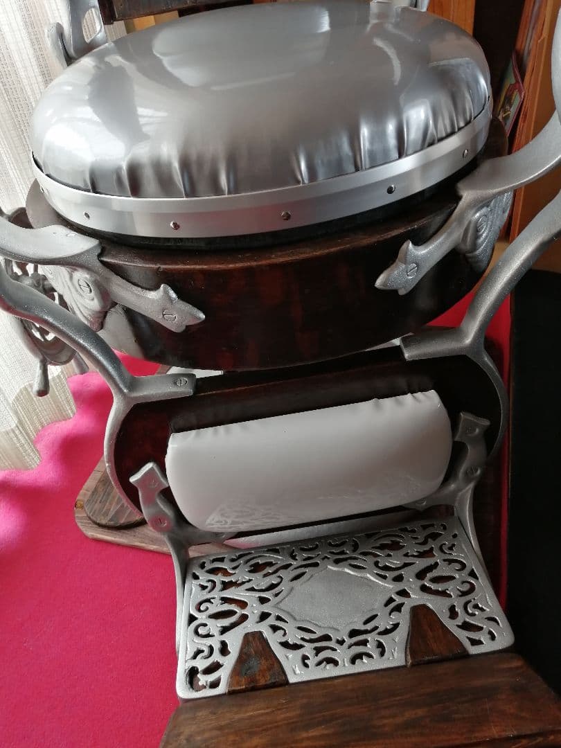 床屋椅子　大正時代　床屋　美容室　バーバーチェア