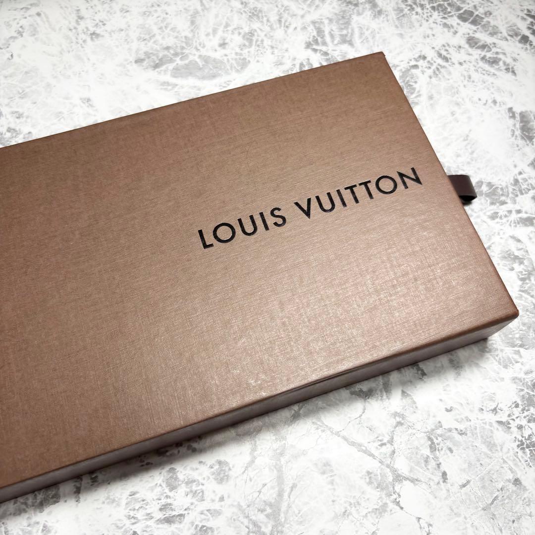 ✨未使用級✨ ルイヴィトン 幾何学模様 モノグラム 濃紺 高級 光沢 ネクタイ