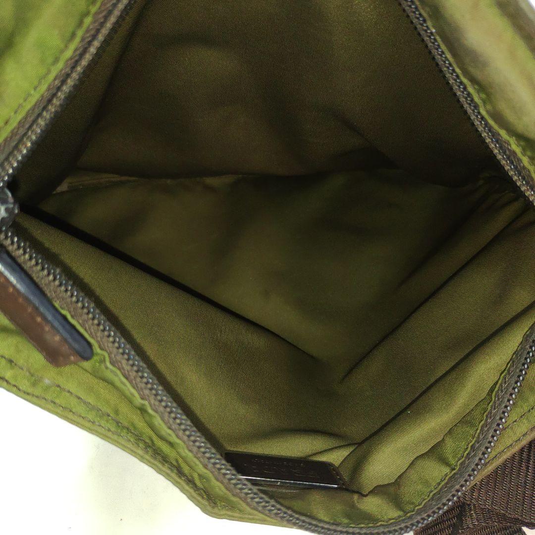 プラダ ショルダーバッグ レザー×ナイロン 三角ロゴ ベルト グリーン系