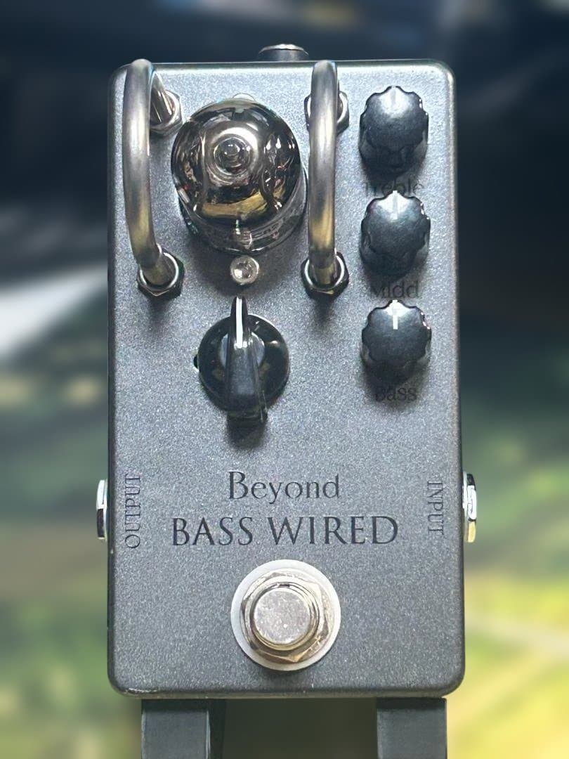 Beyond Bass Wired 真空管ベースプリアンプ