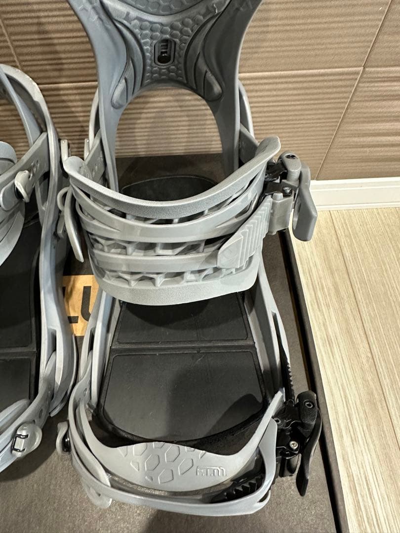 FLUX CV 23-24スノーボードビンディング グレー