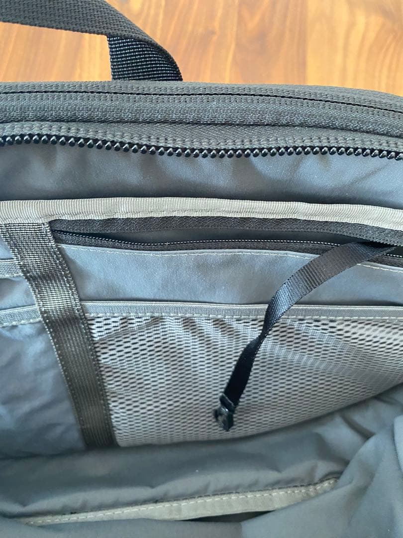 【新品同様】Aer エアー Tech Sling 2 ボディ バッグ ブラック