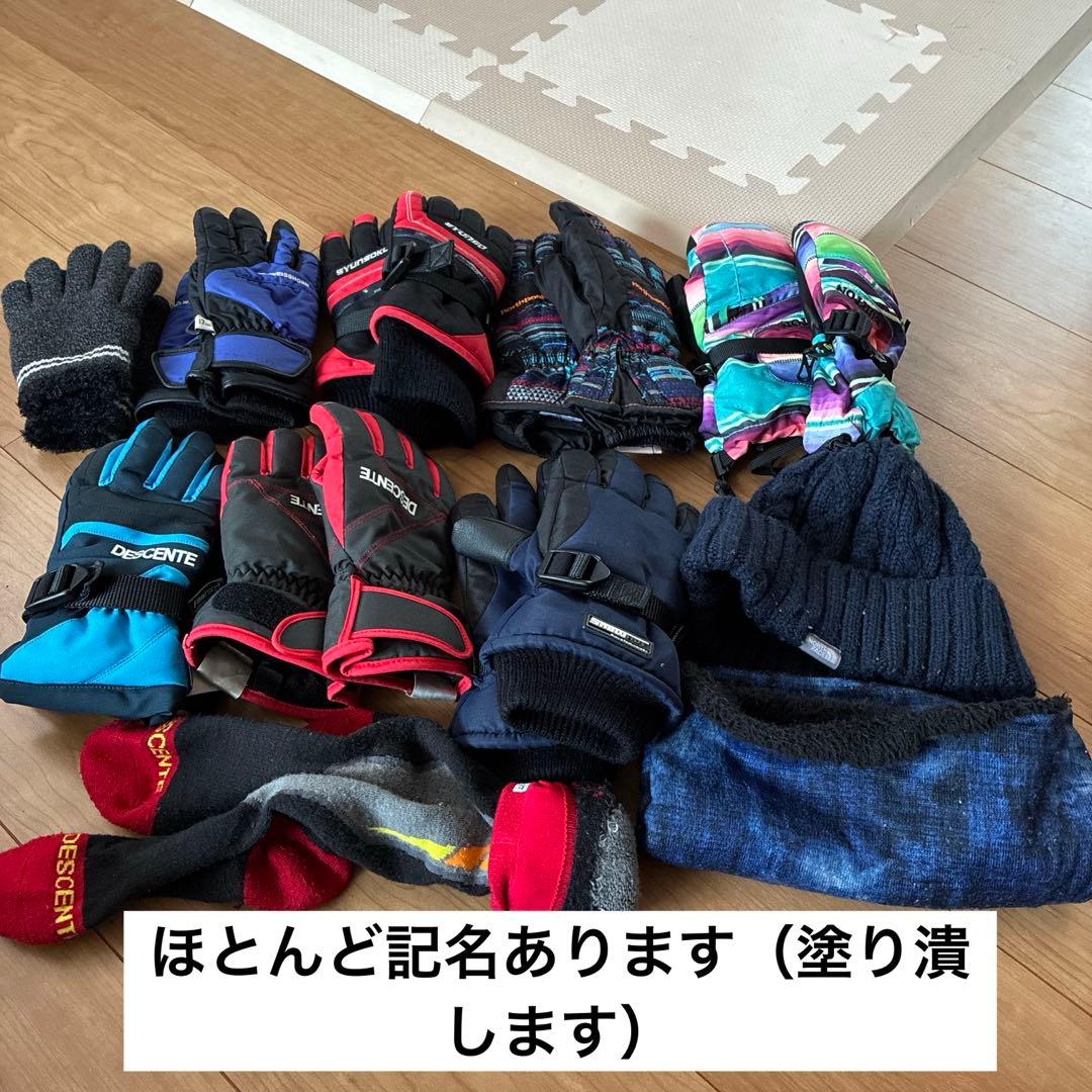 DESCENTE 冬用グローブ・ソックス・ニット帽セット