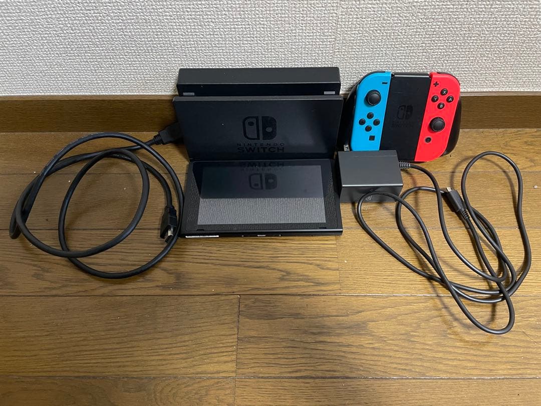 Nintendo Switch 本体 初期化済み　付属品・ジョイコン付　即発送
