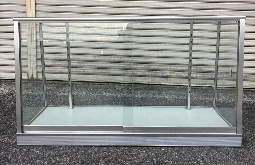 【希少・台形】昭和レトロなショーケース中型・棚板2枚あります。