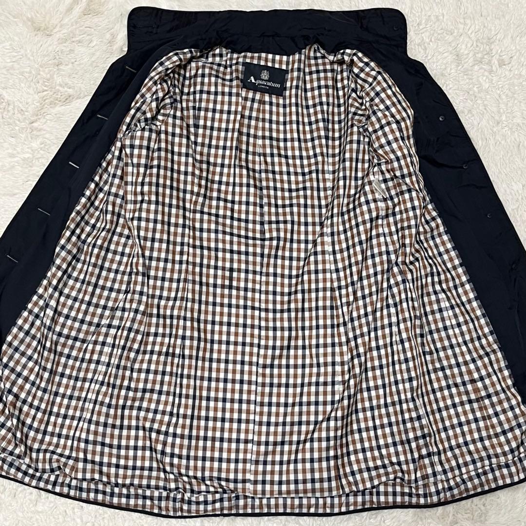 美品　アクアスキュータム　シャドーチェック　キルティング　ステンカラーコート　紺
