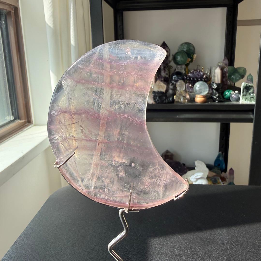 【sato】天然石フローライトの月　置物　台座付きNO.021304