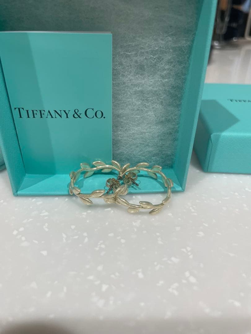 TIFFANY &CO オリーブ リーフ フープ ピアス