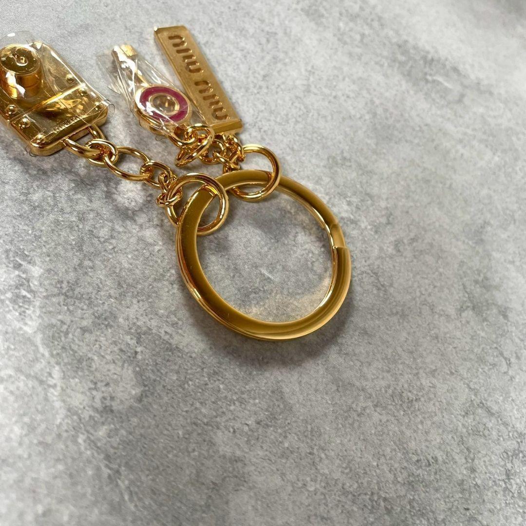 miumiu ミュウミュウ キーホルダー 南京錠 チャーム ゴールド