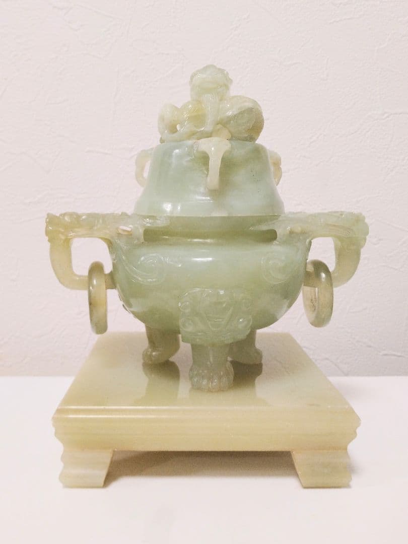 翡翠玉石香炉彫刻台座付き置物