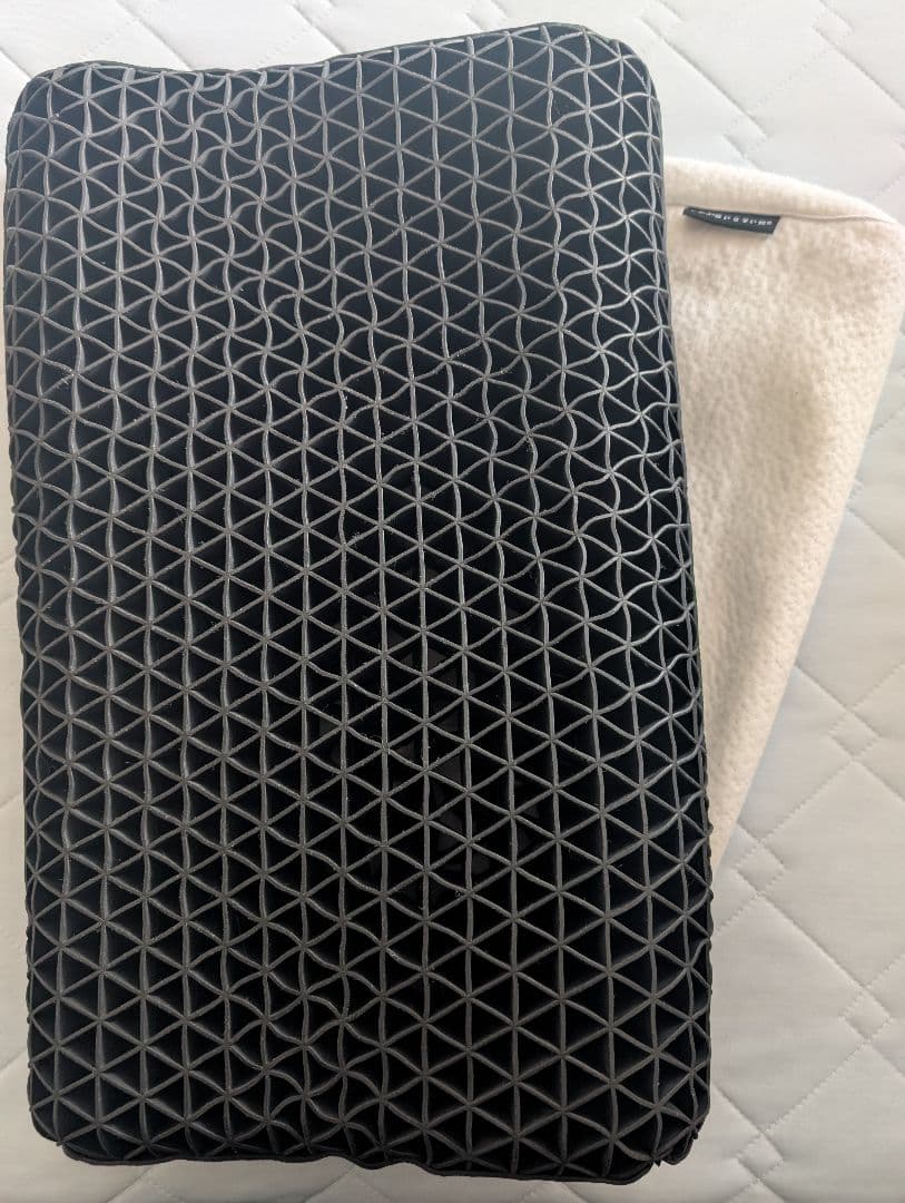 【美品】ヒツジのいらない枕　枕カバー無し