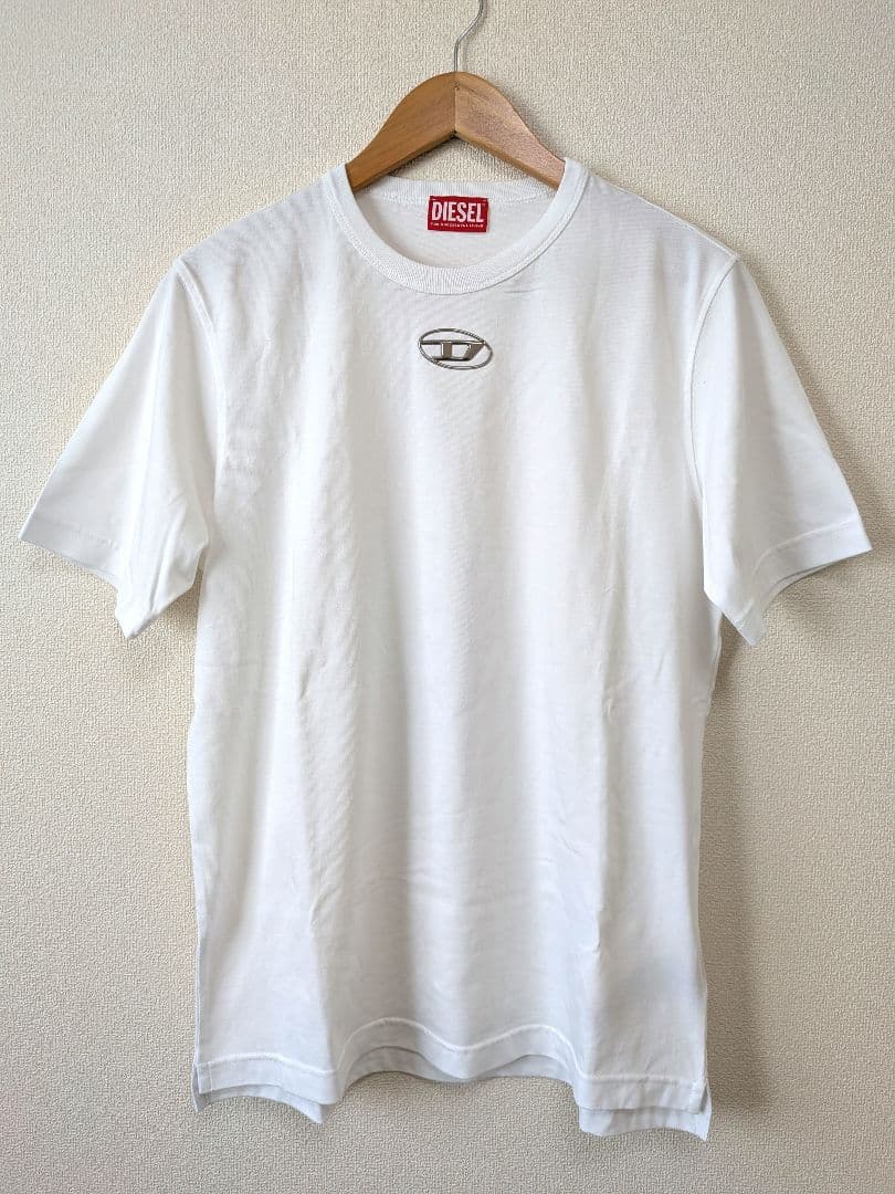 美品☆DIESEL オーバルロゴ メタルプレート ホワイトTシャツ S