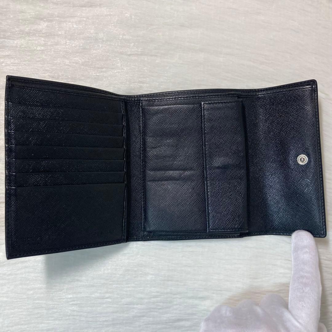 早い者勝ち　美品　PRADA プラダ　二つ折り　財布　三つ折り　三角ロゴ　黒