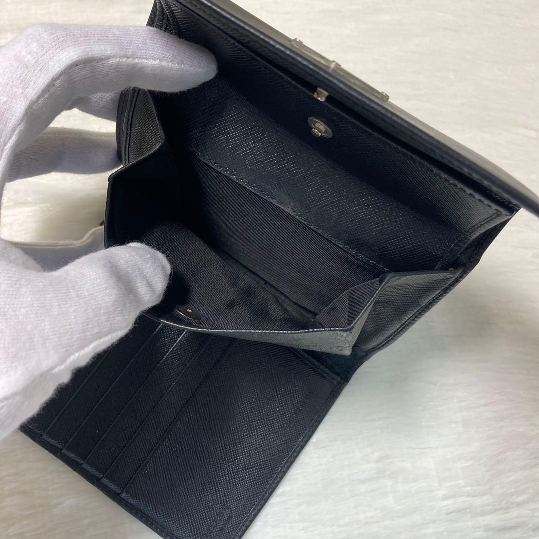 早い者勝ち　美品　PRADA プラダ　二つ折り　財布　三つ折り　三角ロゴ　黒
