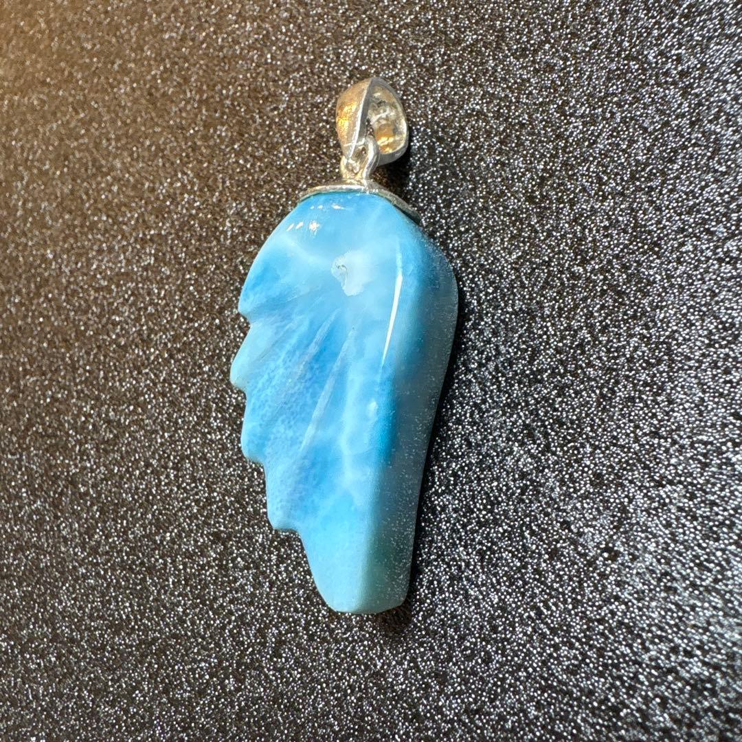 天然石　ラリマー　ドミニカ共和国産　羽根のペンダントトップ