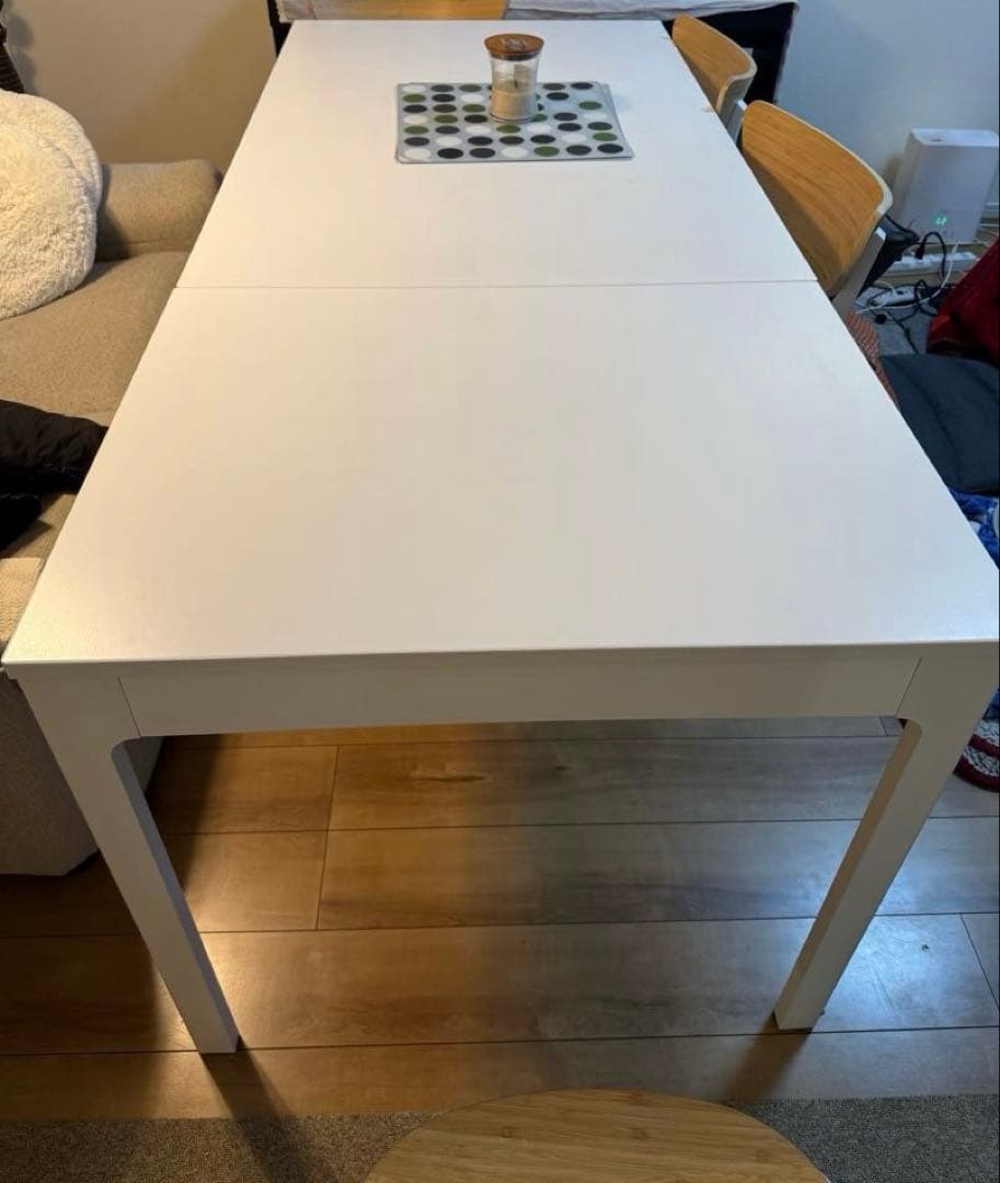 引取り限定　IKEA エーケダーレン ダイニングテーブル