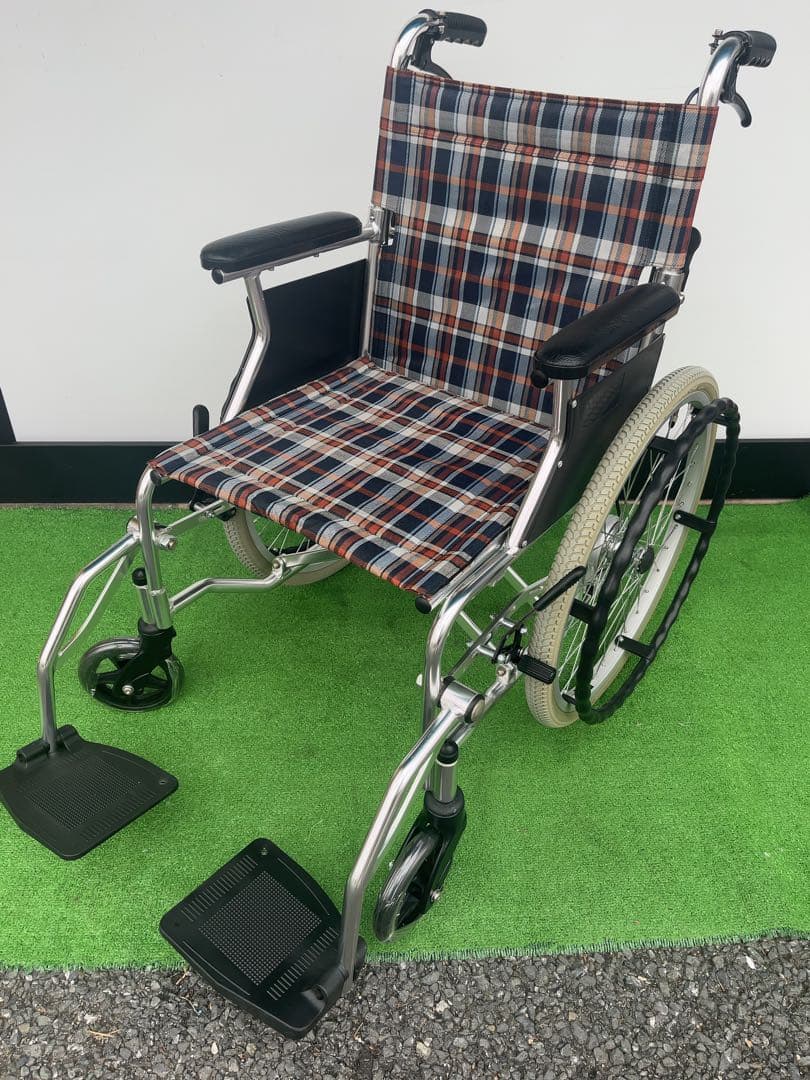 チノンズ 20型タイヤサイズ アルミ製折畳 車椅子