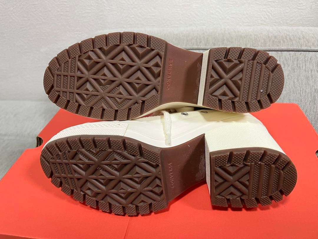 日本未発売コンバース　チャックテイラー ヒールハイカット 韓国　厚底コンバース