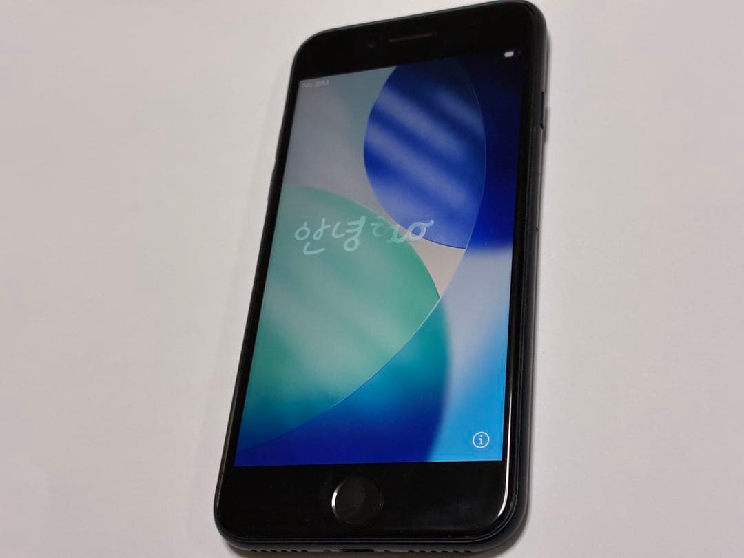 iPhone SE 第3世代64GB ミッドナイト SINフリーバッテリー81％