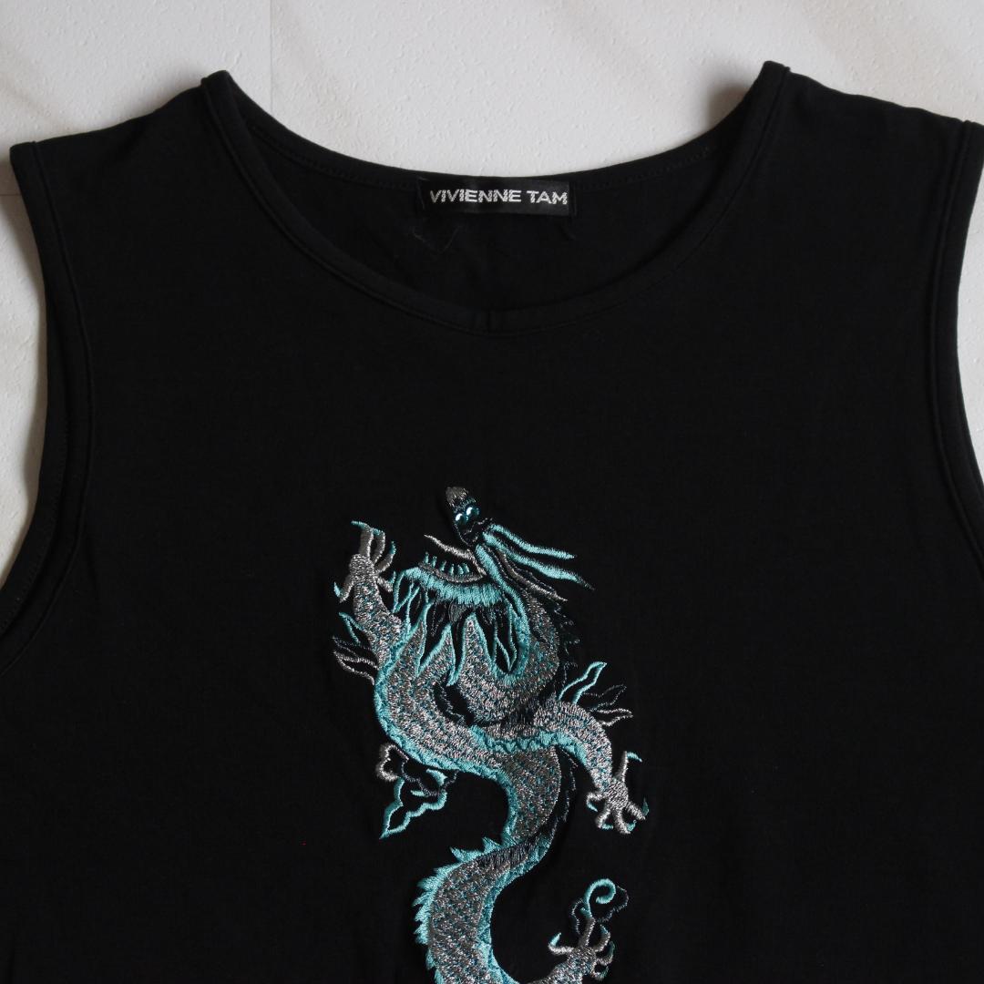 VIVIENNE TAM ドラゴン総刺繡タンクトップ ビジュー 水色 黒色