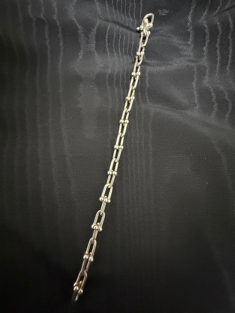 ハードウェアブレスレット